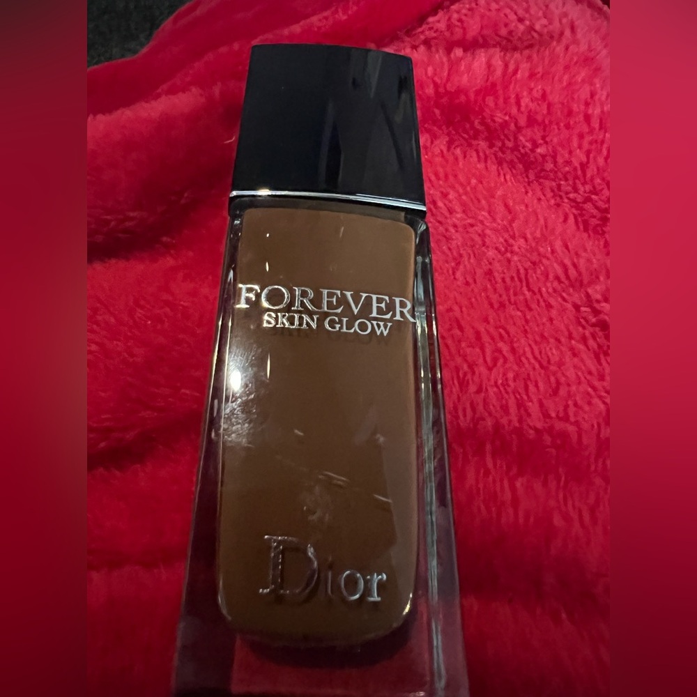 Dior Forever Skin Glow in Deep Brown 7.5N